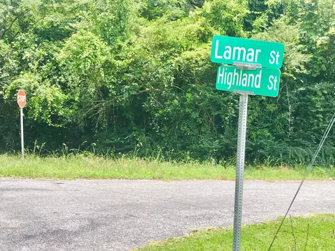 880 Lamar St, Alexander City, AL 35010