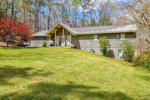 425 Nottingham Dr, Alexander City, AL 35010