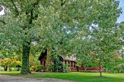 637 Macedonia Rd, Tallassee, AL 36078