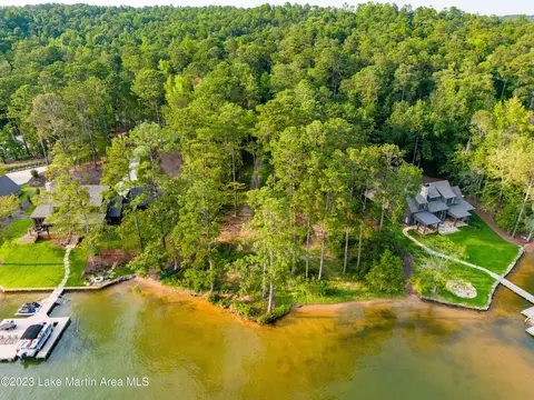 1637 Bulgers Mill Way, Alexander City, AL 35010