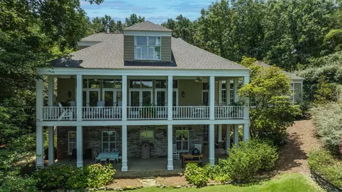 224 Lakeview Dr, Alexander City, AL 35010