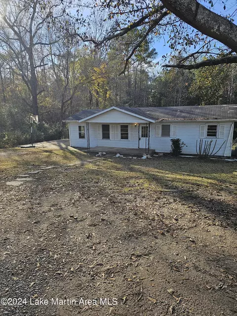 2372 Elkahatchee Rd, Alexander City, AL 35010