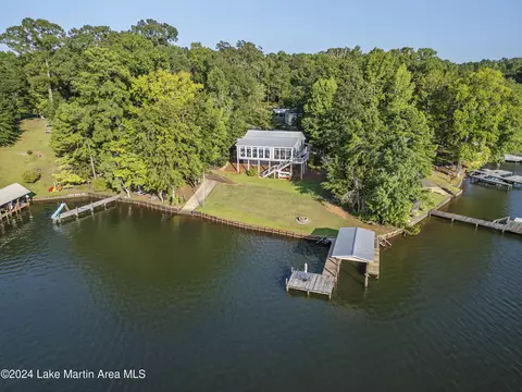 719 Winding Rd, Dadeville, AL 36853