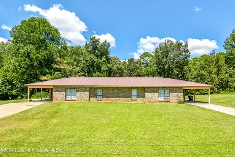 58 B Dean Rd # A, Alexander City, AL 35010