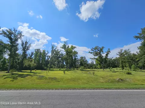 17 Carlisle Rd, Alexander City, AL 35010