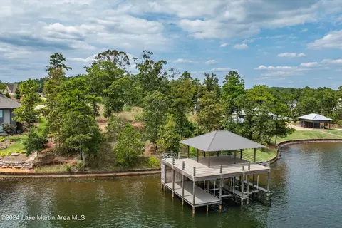 291 Peninsula Pt, Dadeville, AL 36853