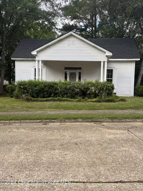 317 Semmes St, Alexander City, AL 35010