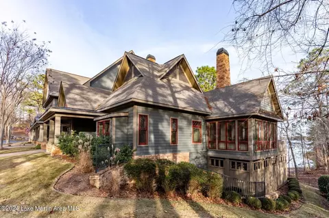 188 Ledges Trl, Alexander City, AL 35010