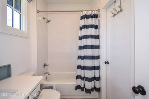 Bath - 250 Old Jay Rd, Eclectic, AL 36024 photo 10 of 11