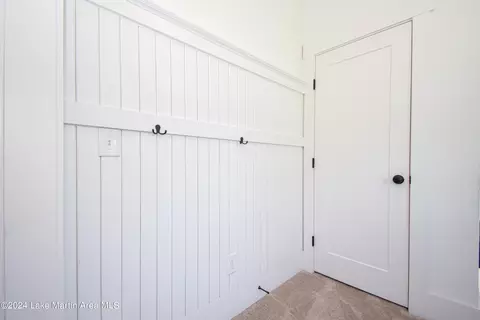 Entry Way - 250 Old Jay Rd, Eclectic, AL 36024 photo 7 of 7
