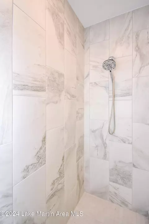 Bath - 250 Old Jay Rd, Eclectic, AL 36024 photo 8 of 11