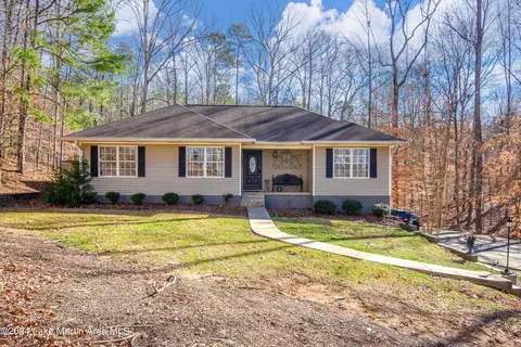2194 Dogwood Dr, Alexander City, AL 35010