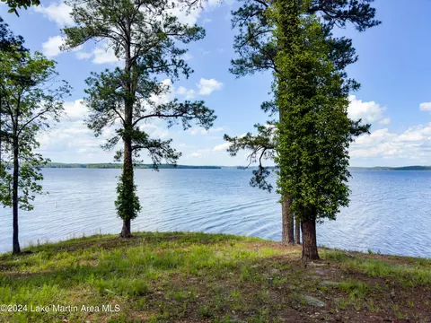212 Heritage Pt N, Alexander City, AL 35010