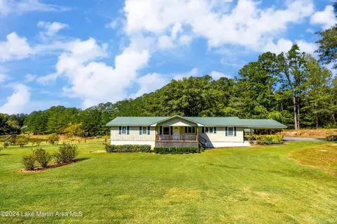 1462 Walker Ferry Rd, Alexander City, AL 35010