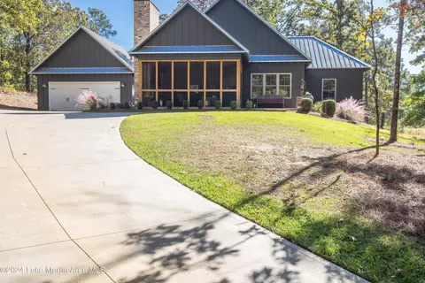 622 Harbor View Blvd, Dadeville, AL 36853