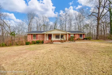 2454 Arrowhead Rd, Alexander City, AL 35010