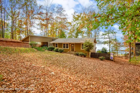 879 Windy Point Dr, Dadeville, AL 36853