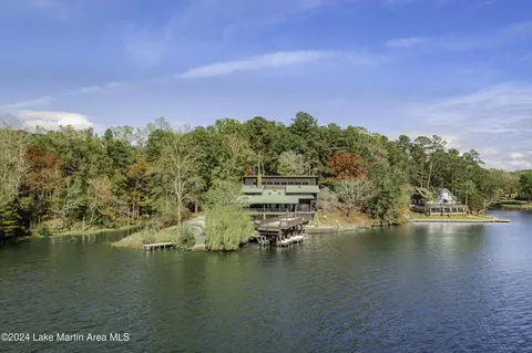 400 Yacht Club Rd, Titus, AL 36080