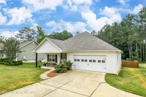 133 Magnolia Estates Dr, Alexander City, AL 35010