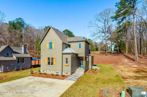 9 Landing Pt, Dadeville, AL 36853