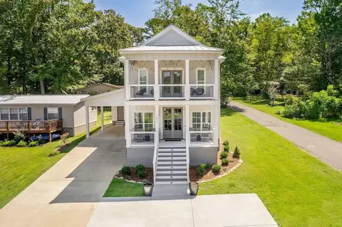 102 Shoreline Dr, Eclectic, AL 36024