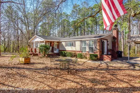 825 Pearson Rd, Notasulga, AL 36866