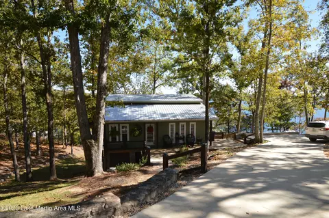 117 Wonderland Rd, Dadeville, AL 36853