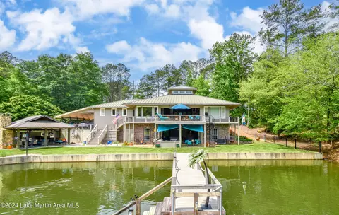 960 Williams Dr, Jacksons Gap, AL 36861