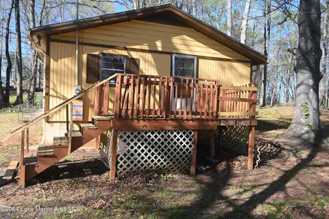 447 Lindsey Rd, Alexander City, AL 35010