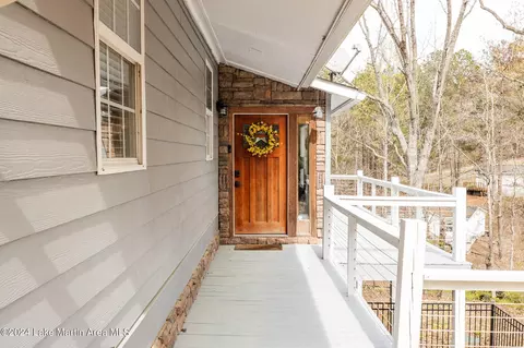 580 Driftwood Dr, Jacksons Gap, AL 36861