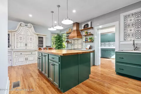 603 Holley Ave, Camp Hill, AL 36850
