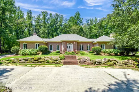600 Sleepy Holw Dr, Alexander City, AL 35010