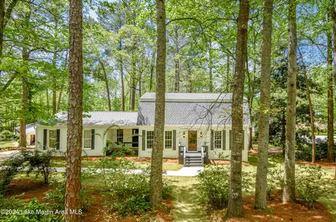 340 University Cir, Alexander City, AL 35010