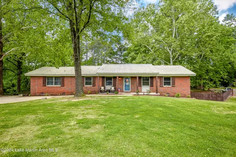 1335 Clubview Dr, Alexander City, AL 35010