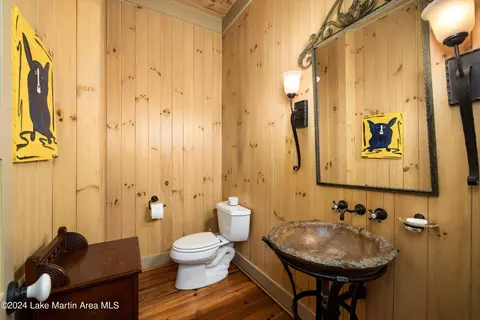 Bath - 1692 Oat Rd, Equality, AL 36026 photo 1 of 9