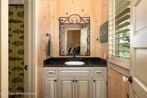 Bath - 1692 Oat Rd, Equality, AL 36026 photo 7 of 9