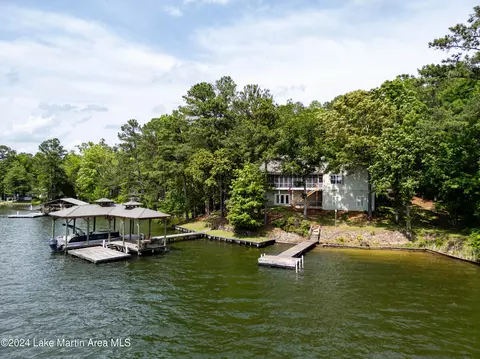 682 Bay Pine Pt, Jacksons Gap, AL 36861