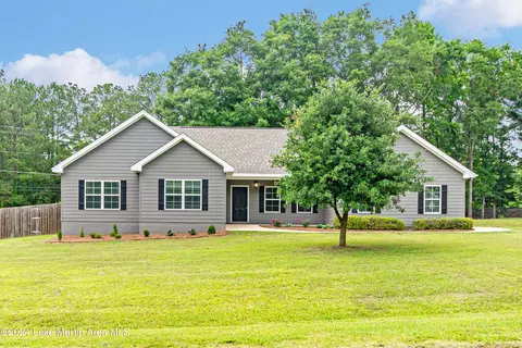 41 River Stone Way, Eclectic, AL 36024