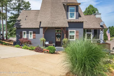 25 Loft Cir, Dadeville, AL 36853
