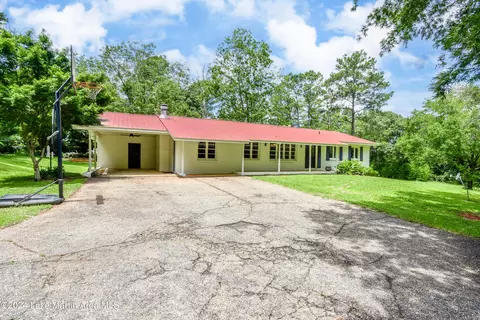 180 Pearson Cir, Dadeville, AL 36853