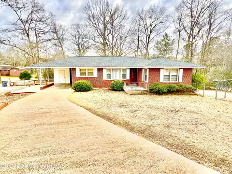 1452 2nd Street St, Alexander City, AL 35010