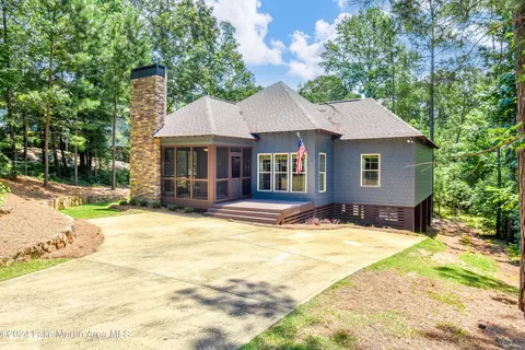 183 Camp Cir, Dadeville, AL 36853