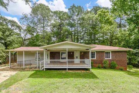 80 Canterbury Rd, Alexander City, AL 35010