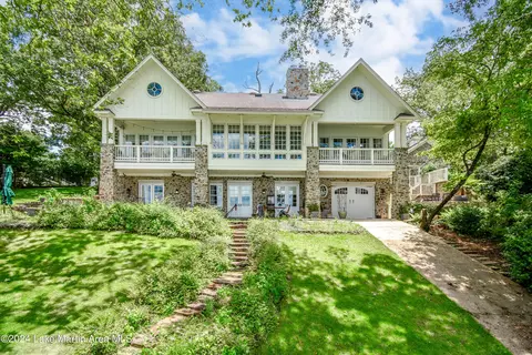 1140 Willow Way E, Alexander City, AL 35010