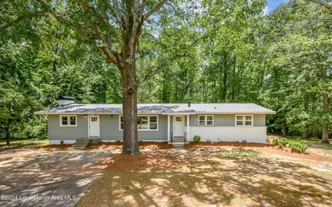 1070 Overhill Dr, Alexander City, AL 35010