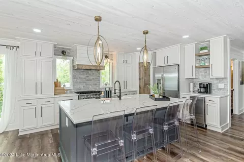 Kitchen - 1621 Moonbranch Dr, Dadeville, AL 36853 photo 2 of 6