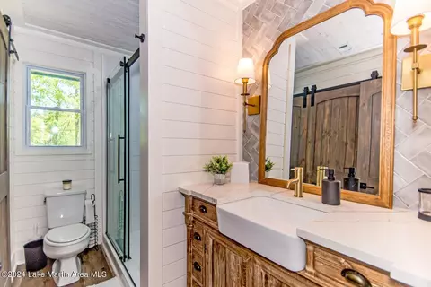 Bath - 1621 Moonbranch Dr, Dadeville, AL 36853 photo 3 of 4