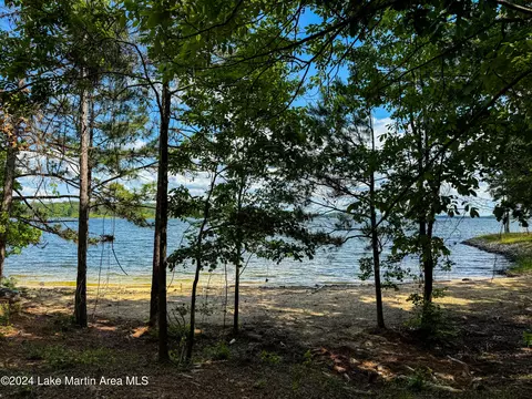 14 Heritage Pt N, Alexander City, AL 35010