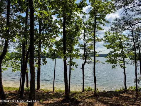 74 Heritage Pt S, Alexander City, AL 35010