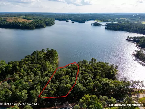 1556 Luannes Way, Alexander City, AL 35010